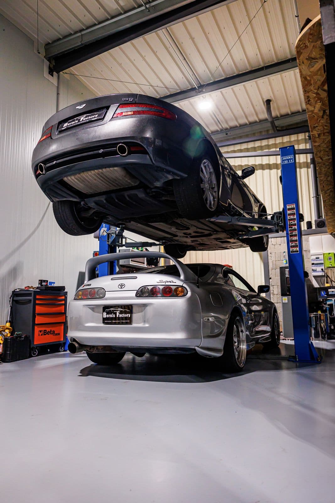 Aston Martin DB9 — photo 2